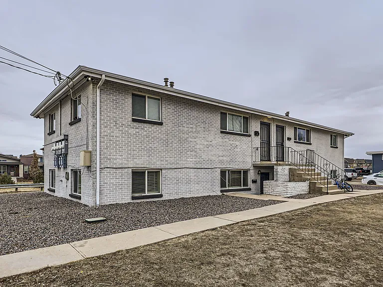 2545 Kenton St #B — Photo 2