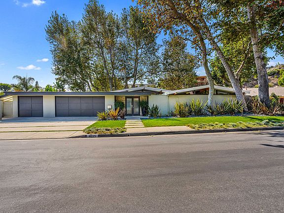 2nd image of 6225 Frondosa Dr
