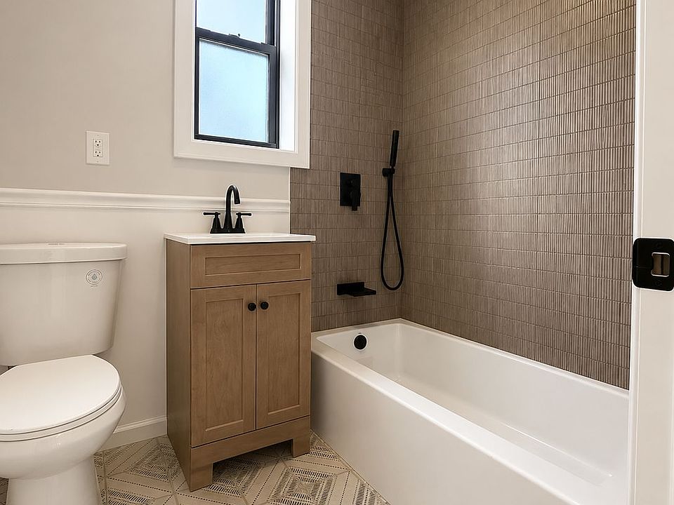 2nd image of 6127 Fieldston Rd