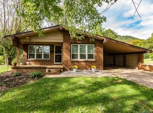 2 Sunset Ln, Swannanoa, NC 28778