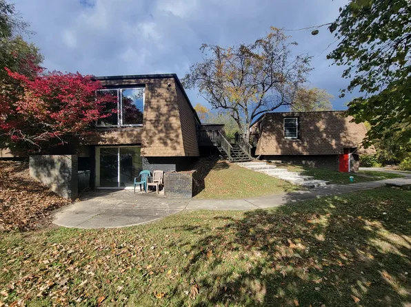 1519 Sugar Valley Ln, Joliet, IL 60433