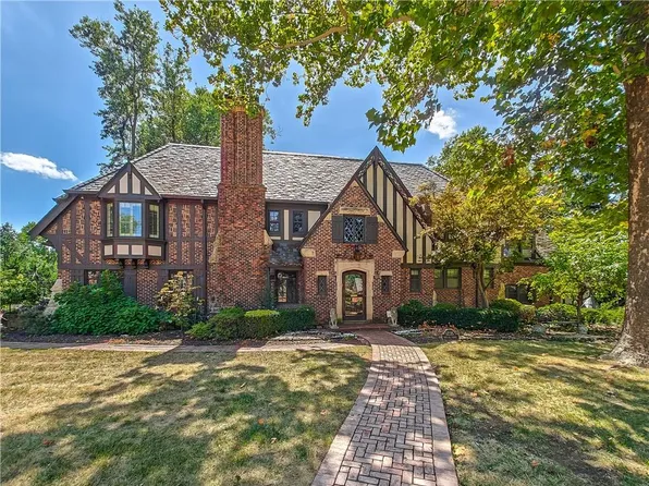 1235 W 64th St, Kansas City, MO 64113