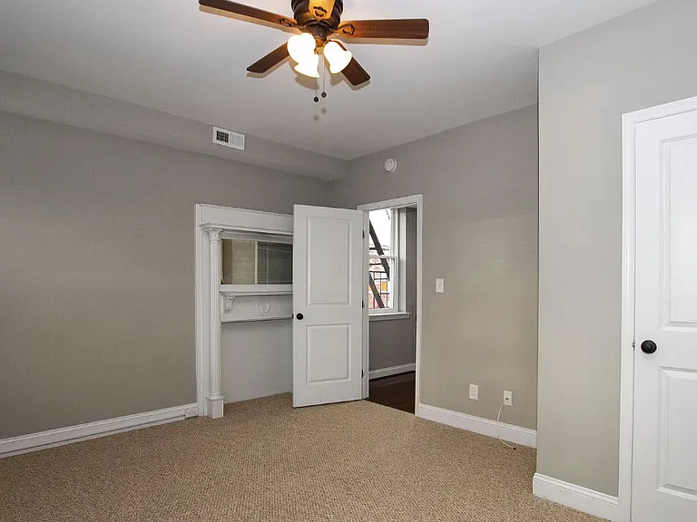 1246 Light St #B — Photo 7