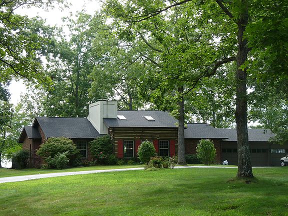 2nd image of 2030 Cravens Dr.