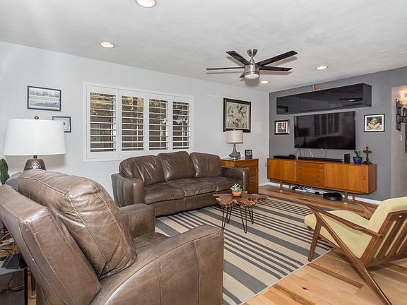 2nd image of 1604 Sherwood Dr