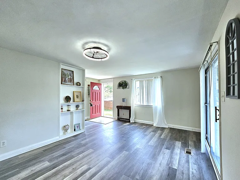 8501 Chestnut Oak Rd — Photo 5