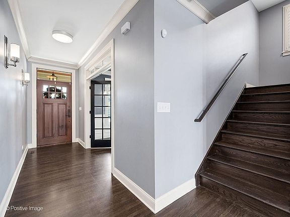 3rd image of 549 W 3rd St