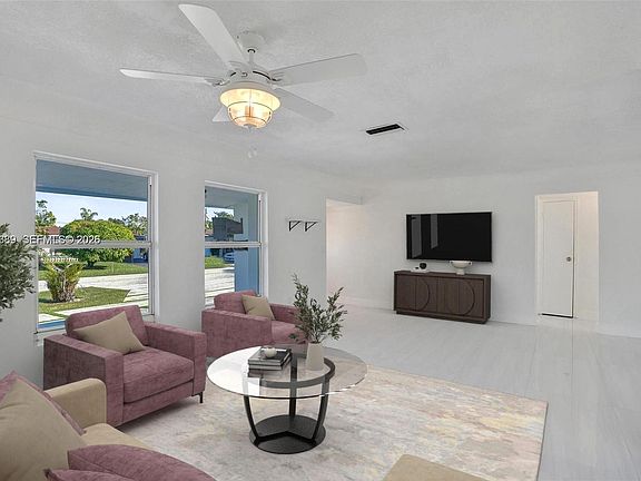 3rd image of 8436 Southampton Dr