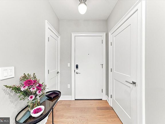 4th image of 110 Park Ave #460