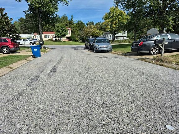 5th image of 801 Truro Ct