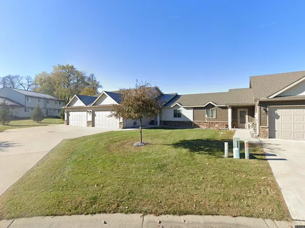 631 Cottonwood Ave #B, Litchfield, MN 55355
