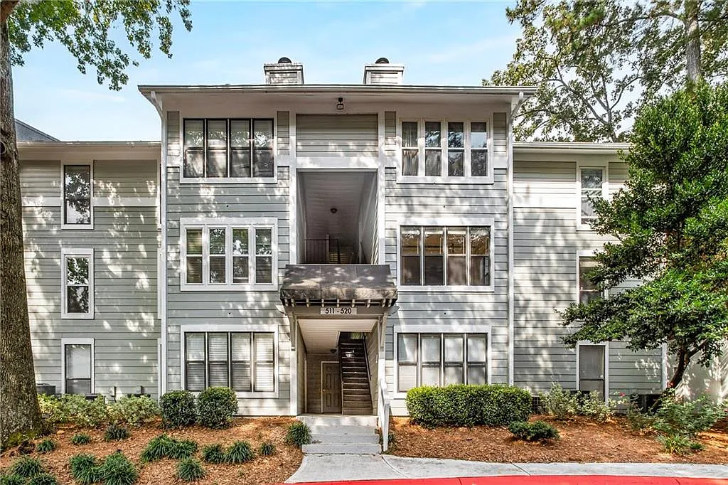 1 bed, 1.0 bath, 859 sqft, $1,600 — Photo 1