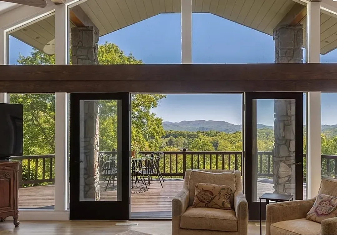 4 bed, $4,000 — Photo 3