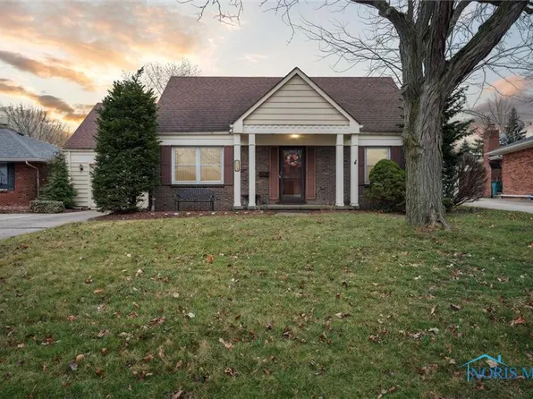 113 Rossway Ave, Rossford, OH 43460