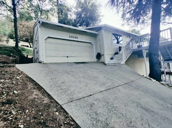 13030 Roadrunner Dr, Penn Valley, CA 95946