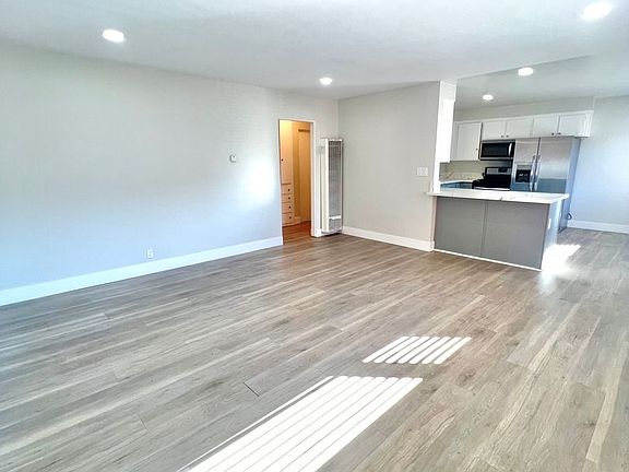2nd image of 1001 East Broadway