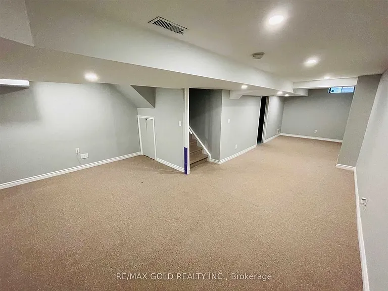 6863 Apex Ct — Photo 12