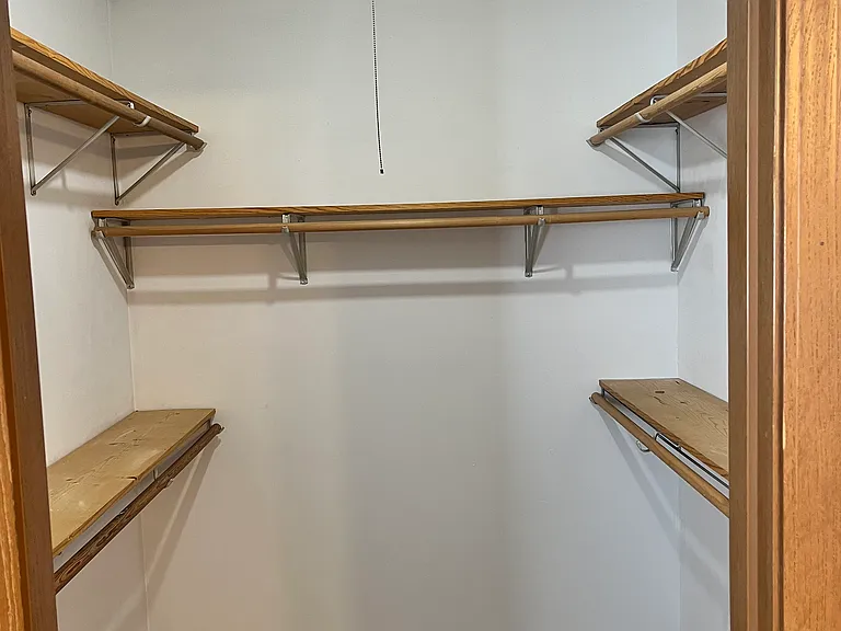 404 N Hesperia St #C — Photo 5