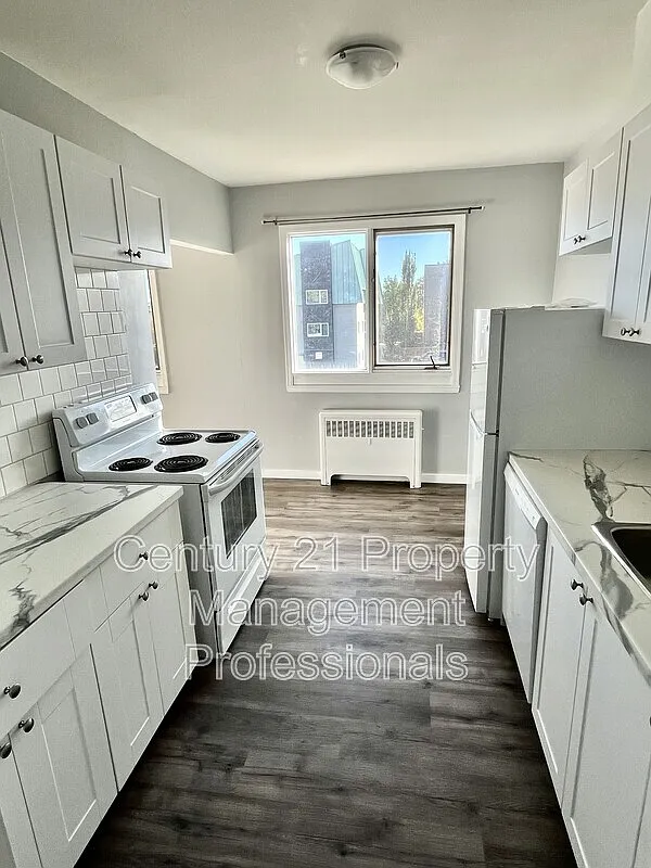 2 bed, 1.0 bath, 700 sqft, $1,100 — Photo 1
