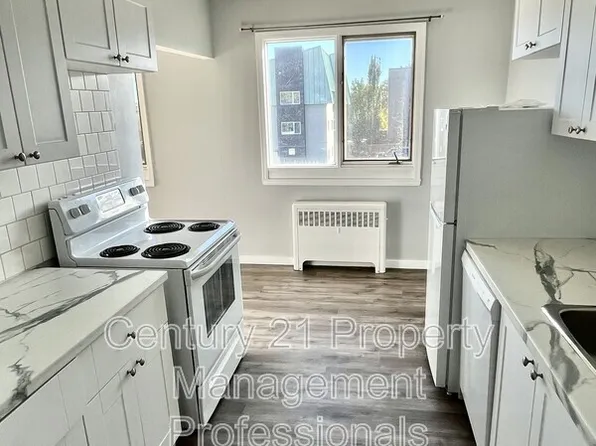 2 117th St NW #11235, Edmonton, AB T5G 2W3