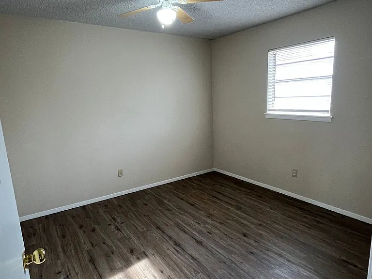 1383 W McNeill St #5 — Photo 13