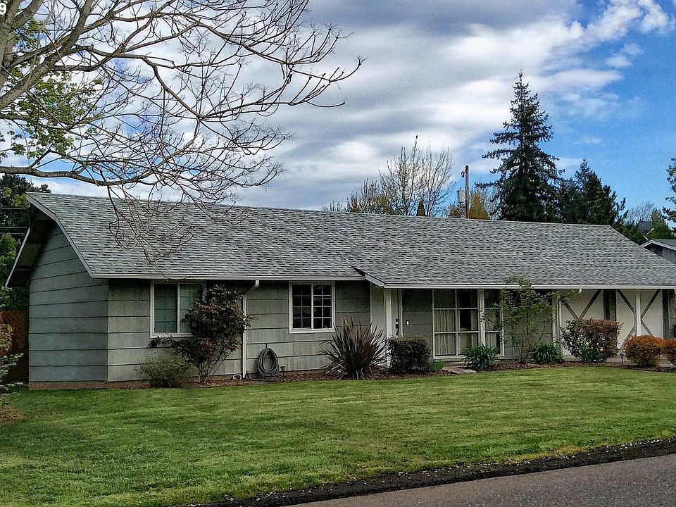 1st image of 915 NE 92nd Ave