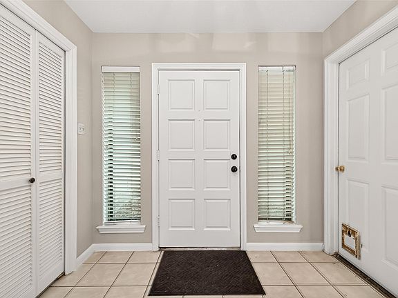 5th image of 25131 Thrushwood Ln
