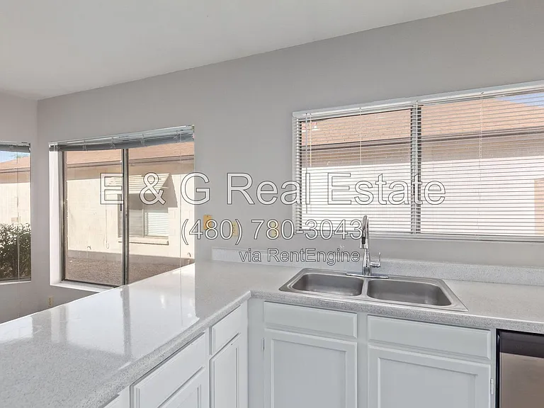 8651 N 107th Dr — Photo 12