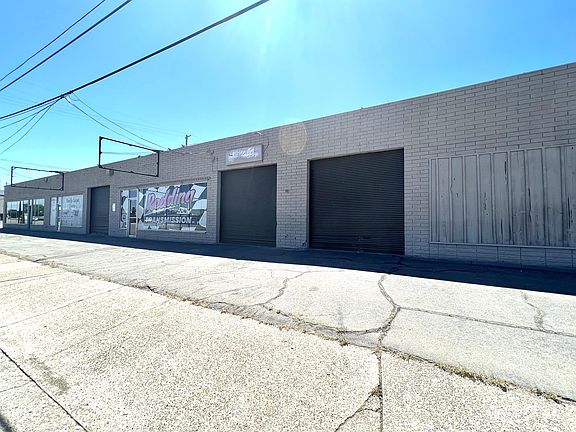 2nd image of 3390 S Market St #3390
