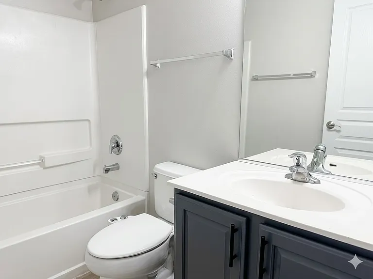 1513 Bristol Ln #4 — Photo 5