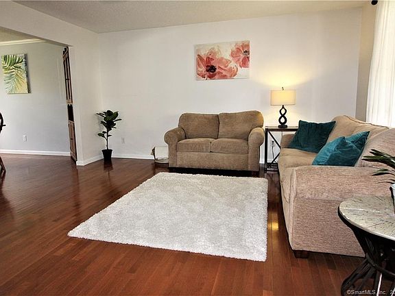 4th image of 560 Wood Duck Dr