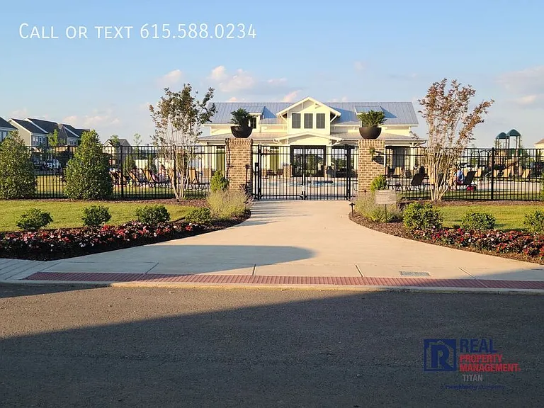 1029 Ewell Farm Cir — Photo 30