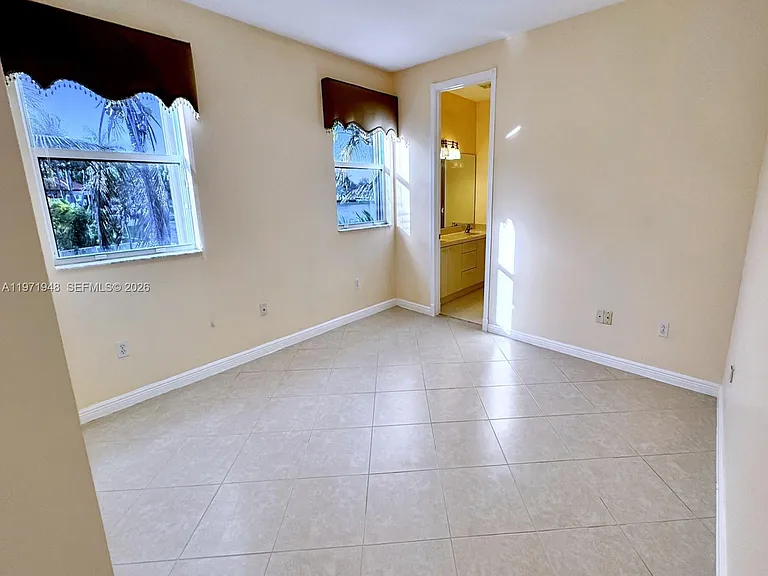 5028 SW 170th Ave — Photo 52