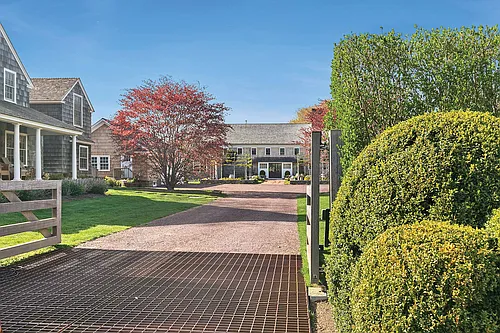 544 Hedges Ln Photo 1