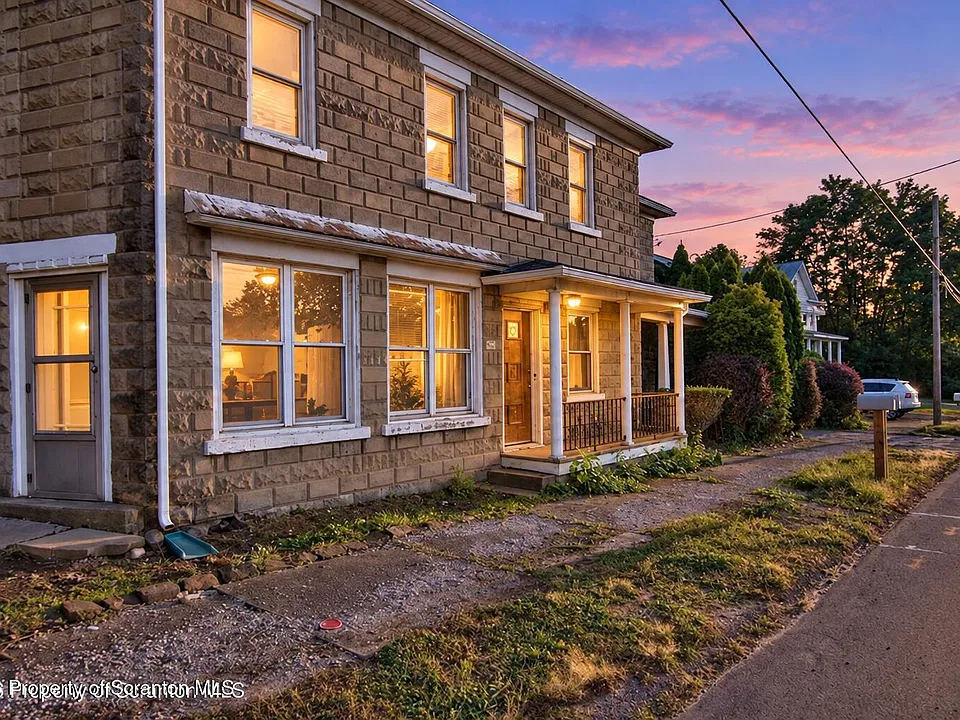 511 N Main St
