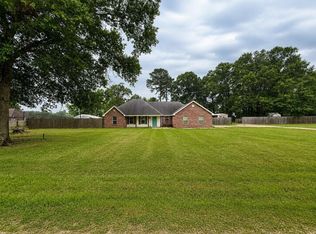 205 County Road 733, Buna, TX 77612