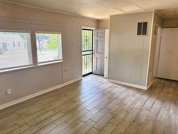 3rd image of 4374 Deborah Ave
