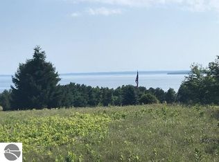 E Spinnaker Ln, Suttons Bay, MI