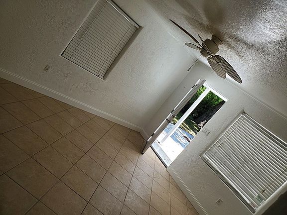 4th image of 160 Jungle Way