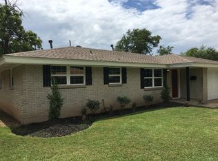 624 SW 1st St, Moore, OK 73160