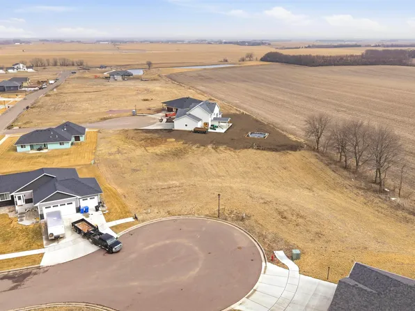 200 Reese Cir, Crooks, SD 57020