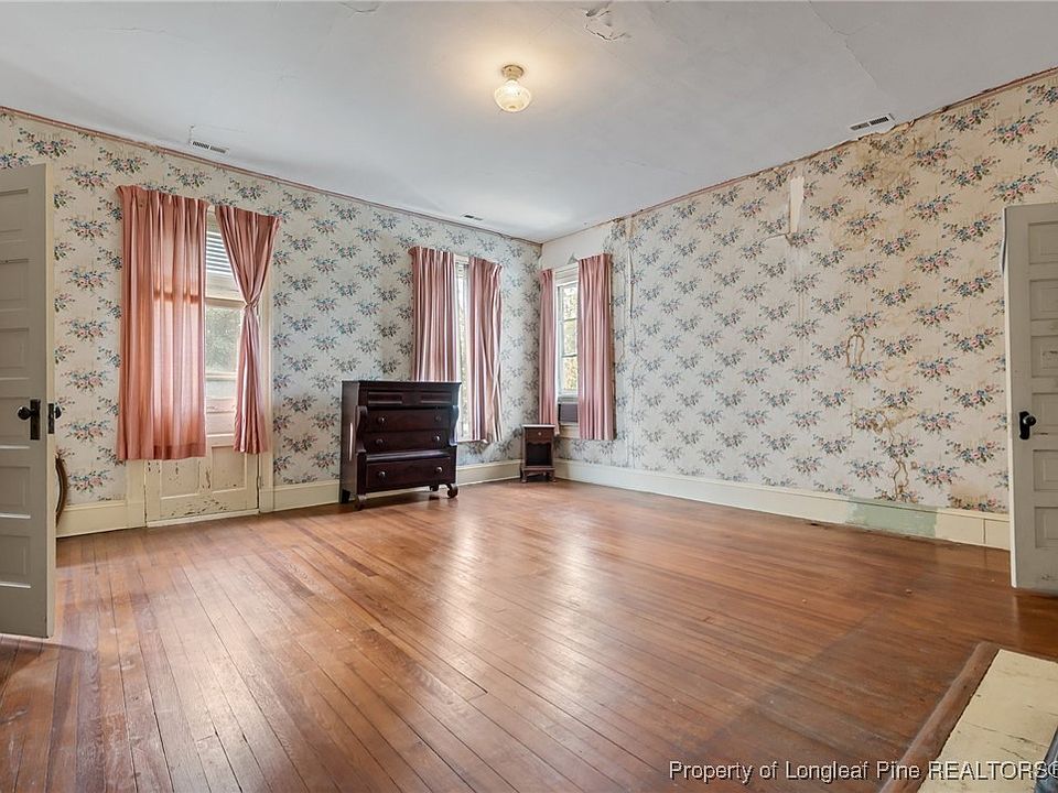 25th image of 205 N Vance St