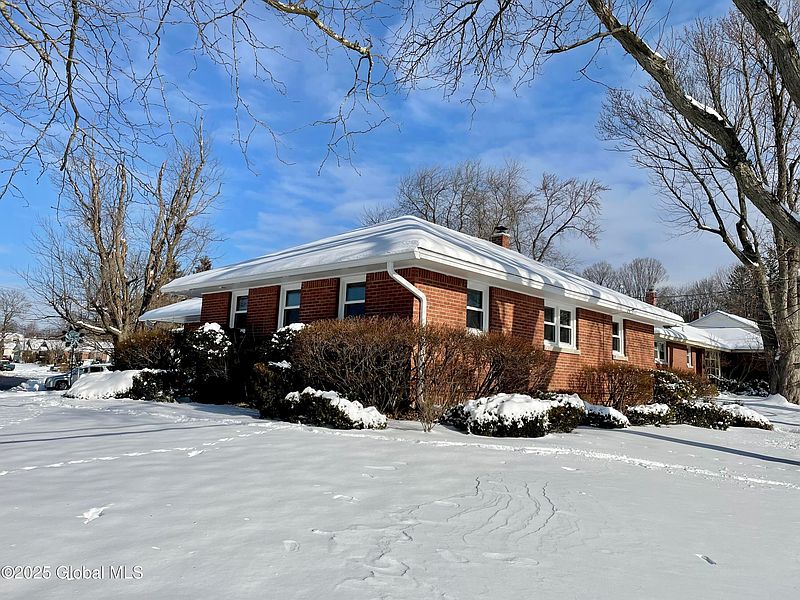 3rd image of 88 Hillcrest Avenue