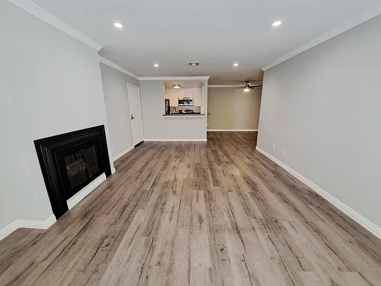 5718 Camellia Ave #107 — Photo 7