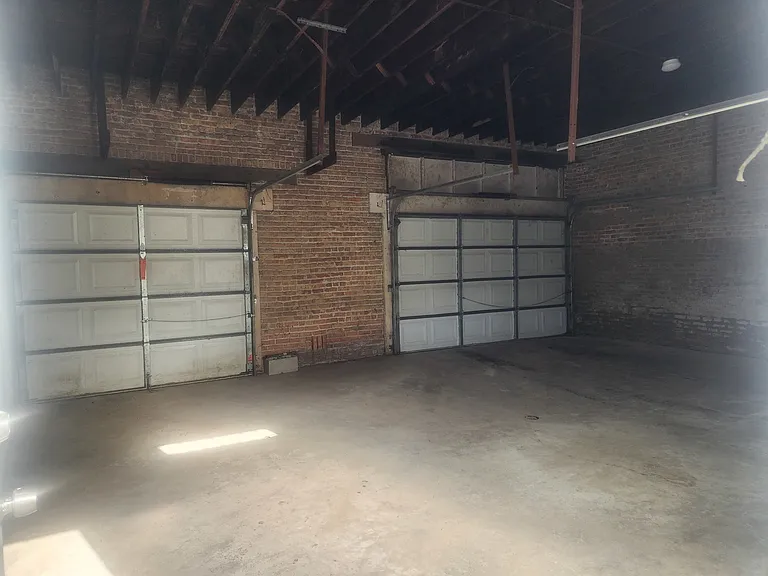 6621 S California Ave — Photo 19