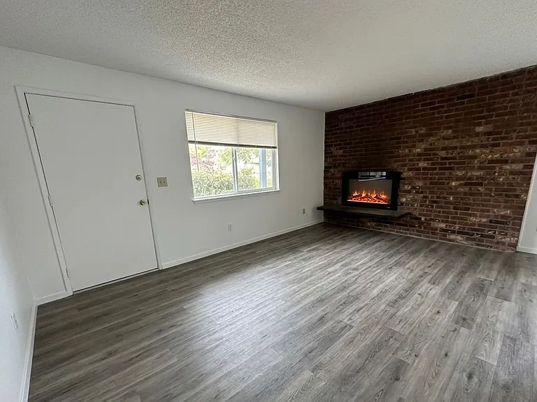 Tabor West Apartments — Photo 10