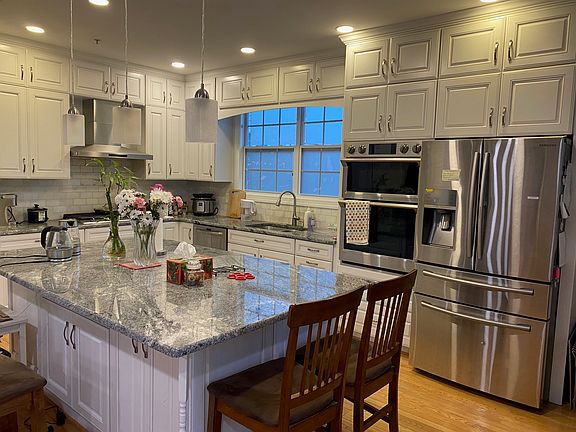 2nd image of 6811 Moly Dr