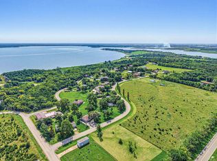 7520 Canyon Rd, Junction City, KS 66441