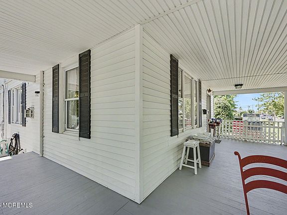 4th image of 513 10th Avenue
