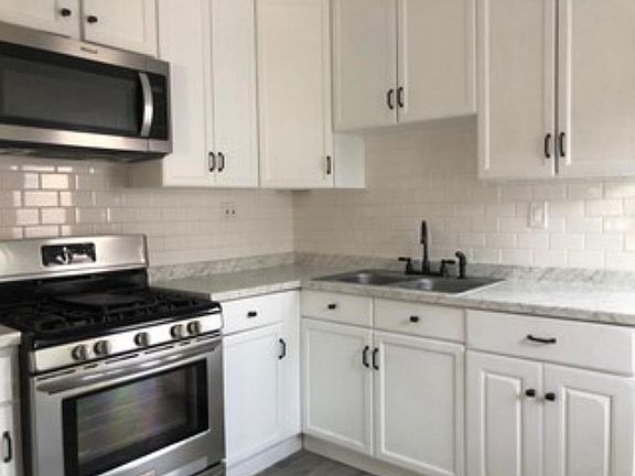2nd image of 4929 W 119th St